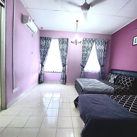 E&A Homestay Klia/ Sepang/ Nilai Εξωτερικό φωτογραφία