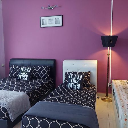 E&A Homestay Klia/ Sepang/ Nilai Εξωτερικό φωτογραφία
