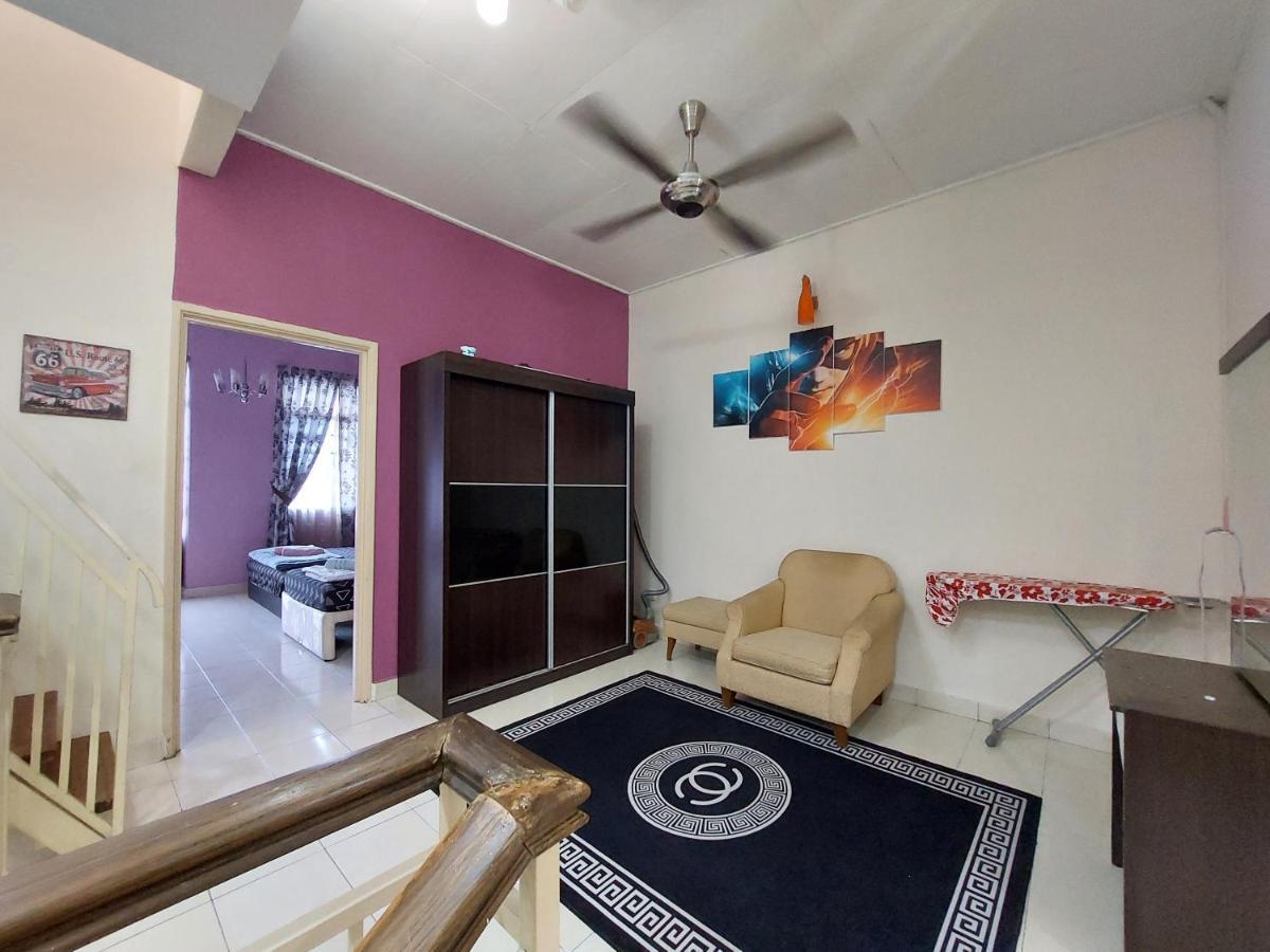 E&A Homestay Klia/ Sepang/ Nilai Εξωτερικό φωτογραφία