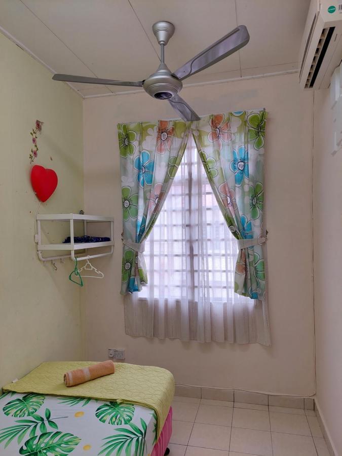 E&A Homestay Klia/ Sepang/ Nilai Εξωτερικό φωτογραφία
